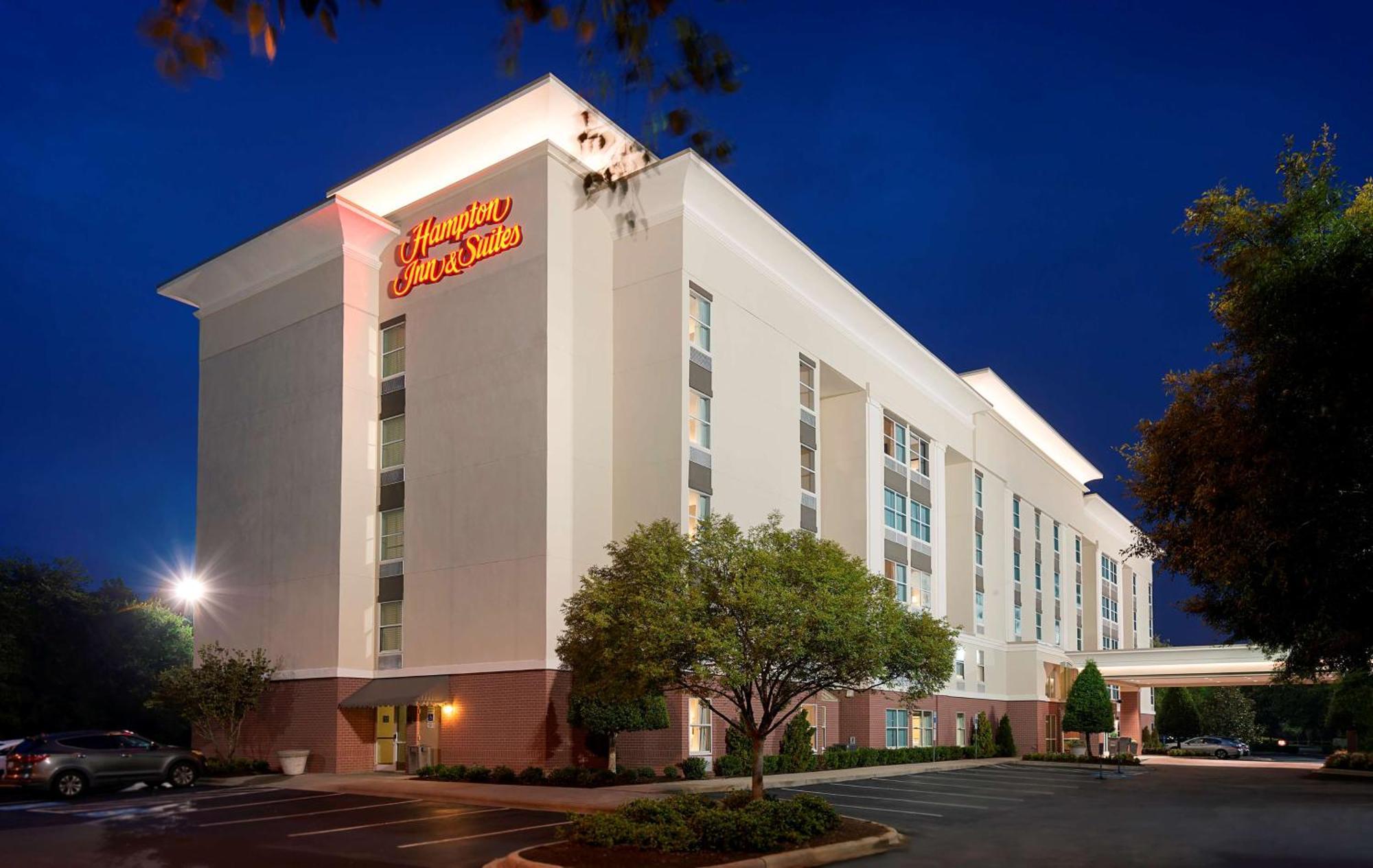 Hampton Inn & Suites Charlotte/Пайнвилл Экстерьер фото