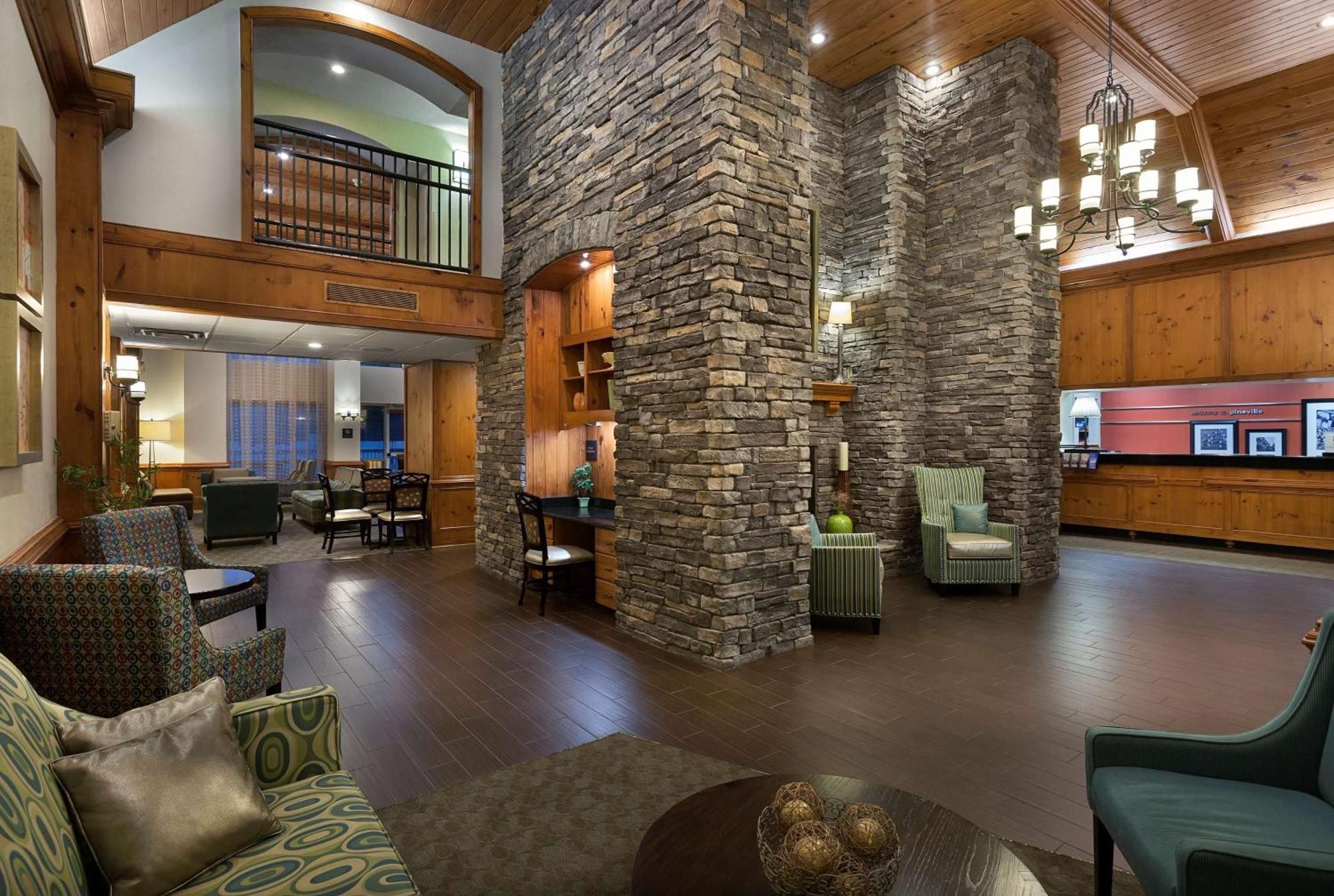 Hampton Inn & Suites Charlotte/Пайнвилл Экстерьер фото