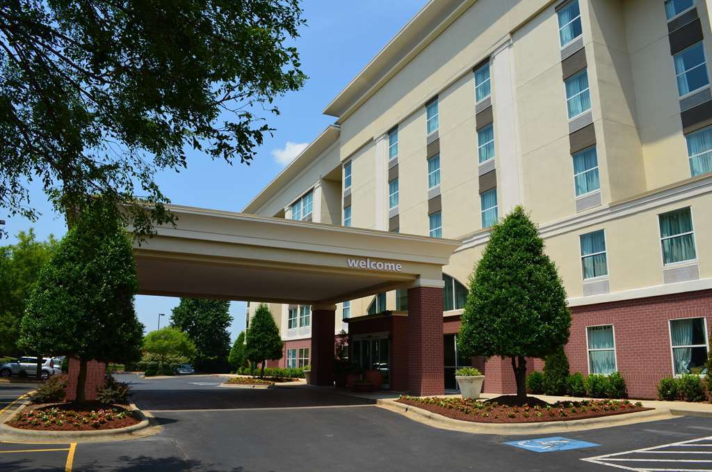 Hampton Inn & Suites Charlotte/Пайнвилл Экстерьер фото
