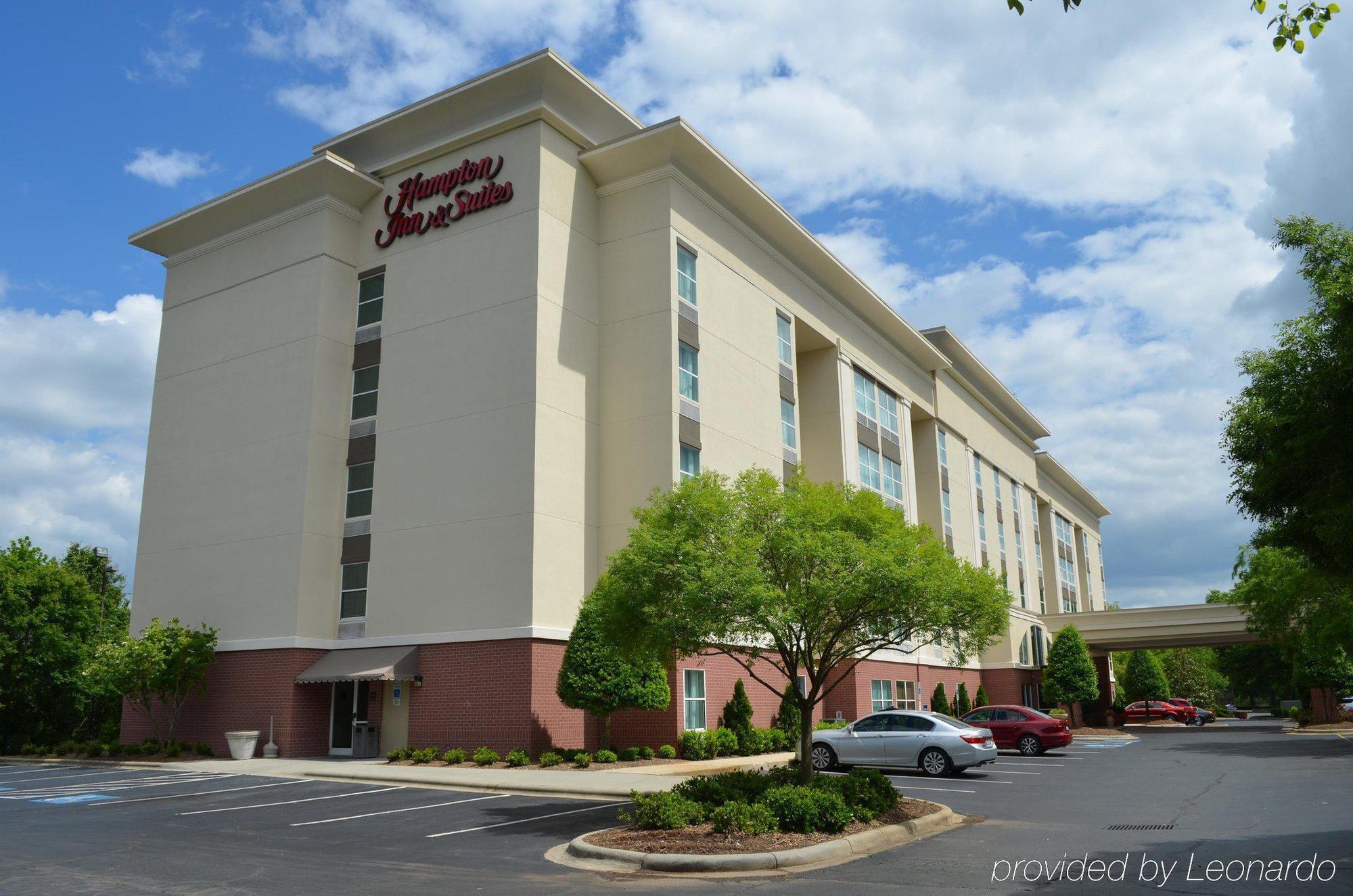 Hampton Inn & Suites Charlotte/Пайнвилл Экстерьер фото